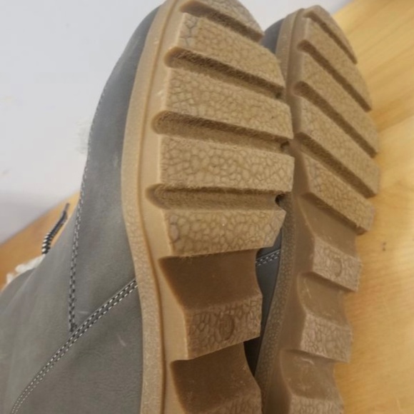 Winter boots Sz.7.5 - Picture 3 of 5